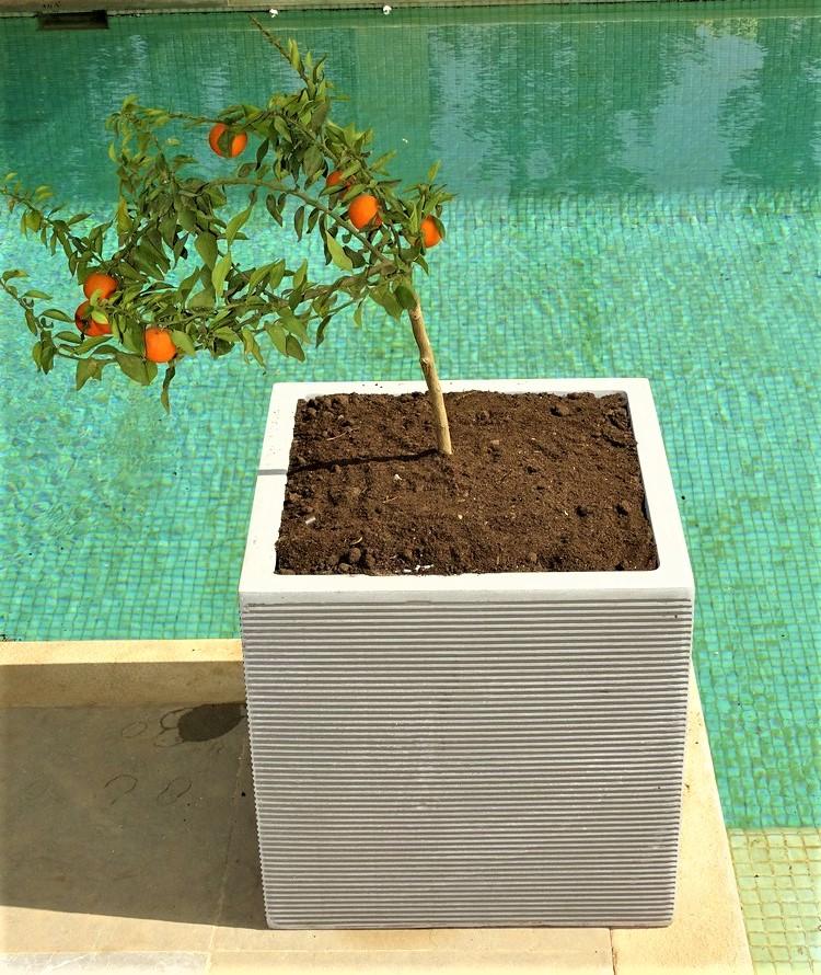 Pot en polystone Gris Cubique de 60 cm