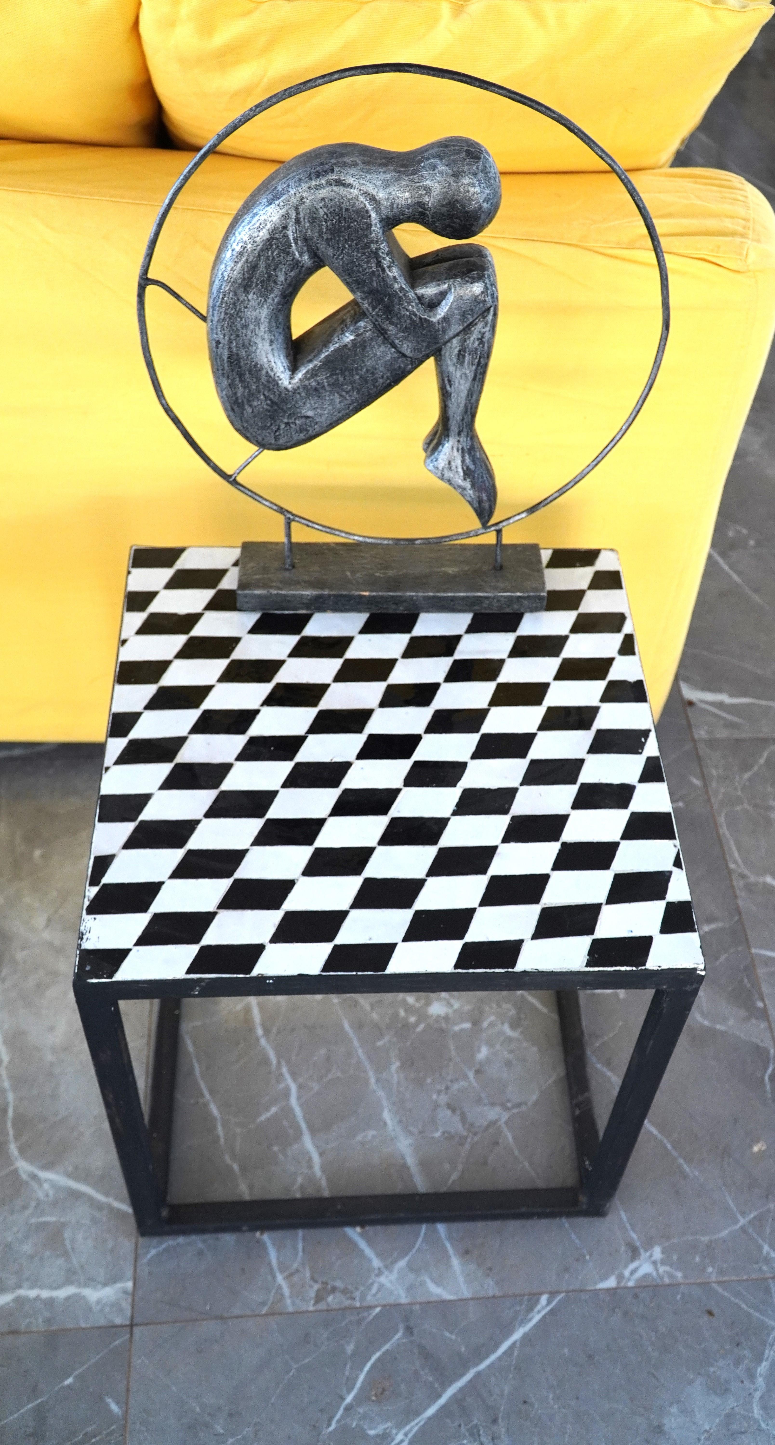 Square table in black and white zellige, dimensions 40x40x43 cm 