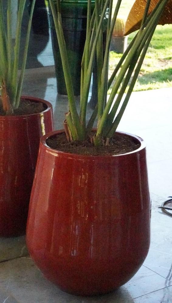 Terracotta pot enameled red Height 64 cm Diameter 37 cm